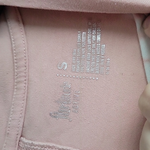 Flirtitude Active Crop Top - Picture 4 of 10